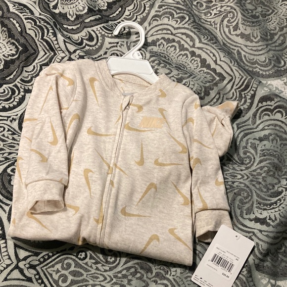 Nike One Pieces Infant Nike Sleeper Poshmark